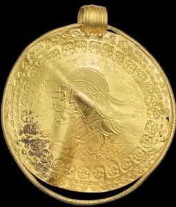 La referencia más antigua a Odín del siglo V, registrada en un medallón de oro