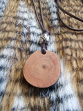 Amuleto símbolo Valknut, símbolo vikingo del guerrero.